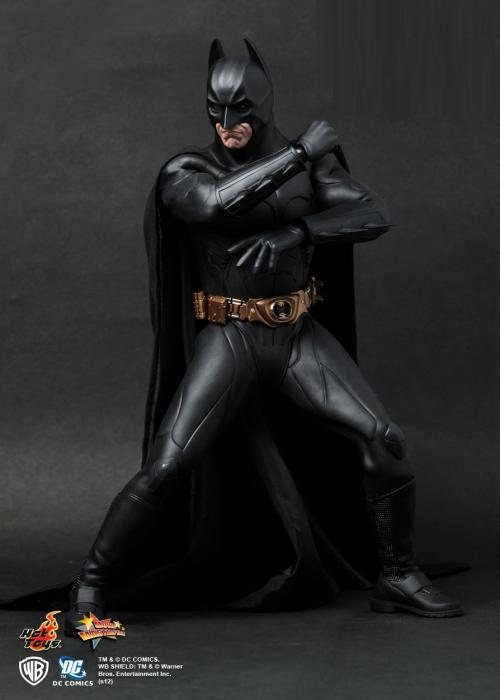 BATMAN BEGINS VERS EXCLUSIVA - HOT TOYS ⋆ 1/6